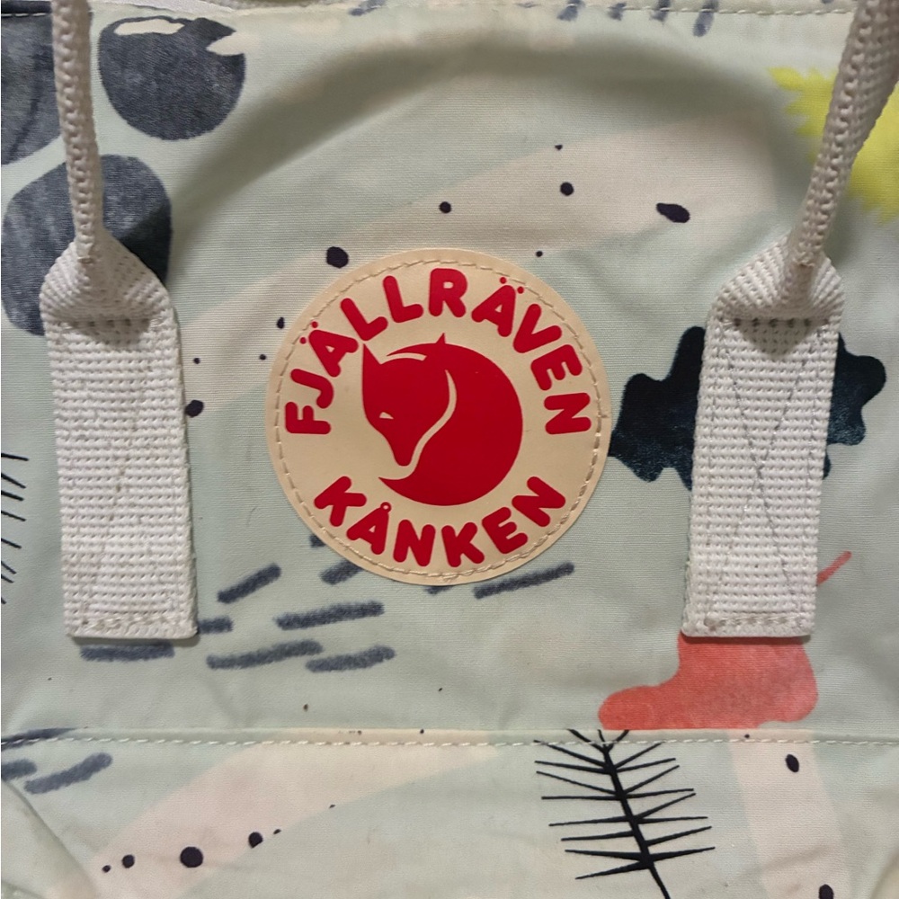 Fjällräven Kånken Multicolor Abstract Backpack - Picture 3 of 9
